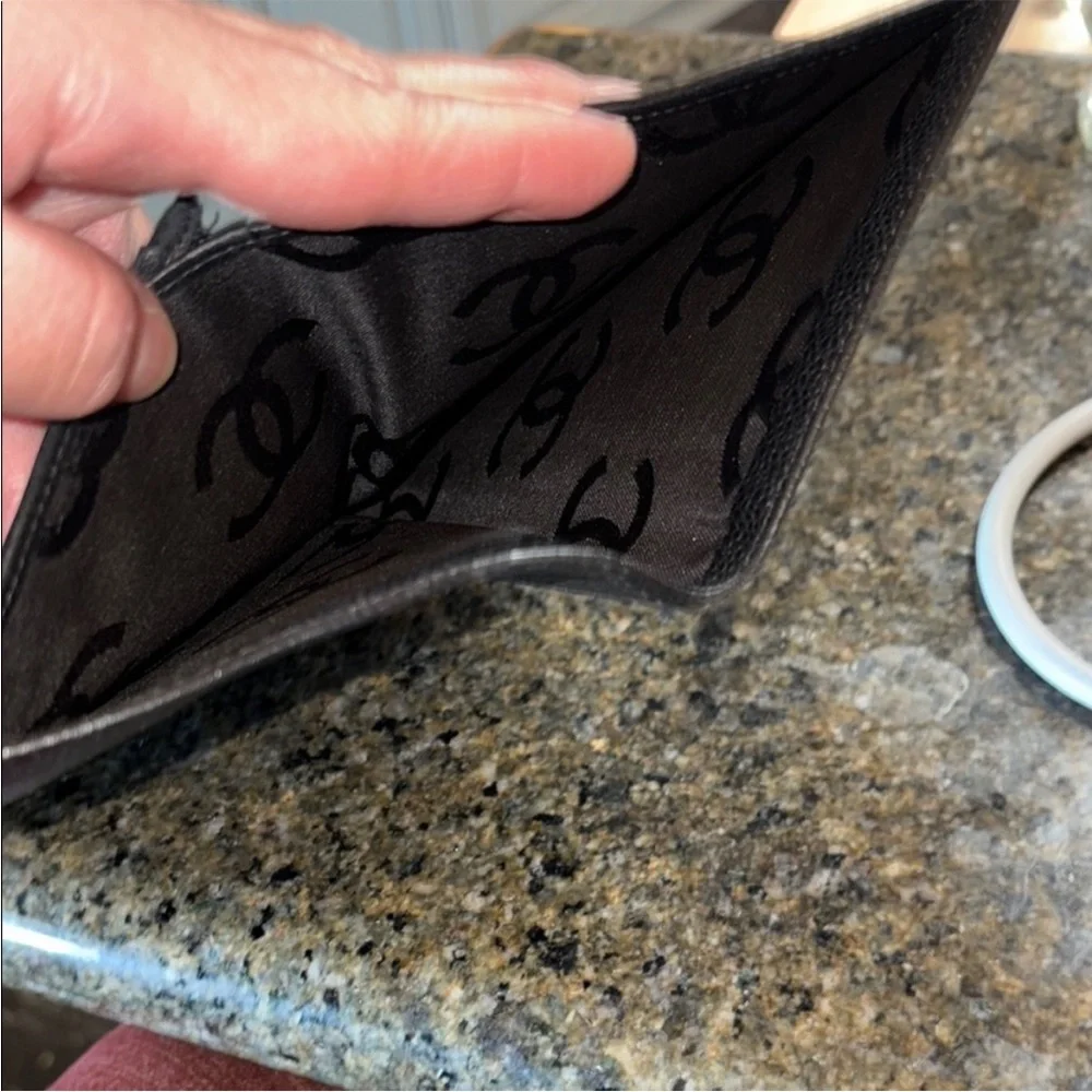 CHANEL Caviar Black Wallet
PRICED TO SELL💕💕🎉🎉 - Picture 6 of 6